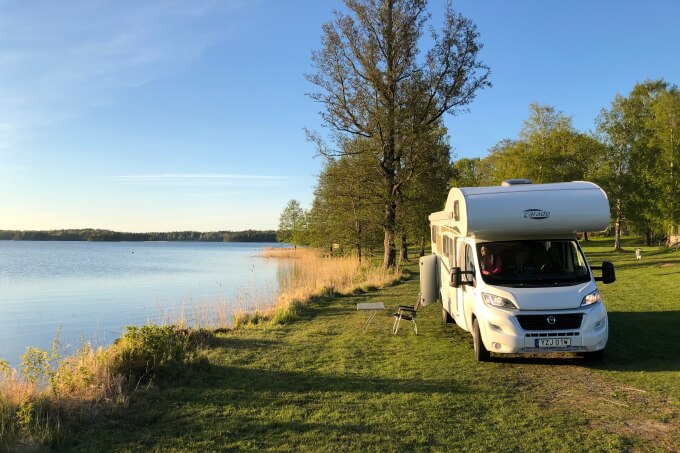 Camping am See in Schweden mit SkandiTrip Wohnmobil